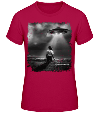 My 'Uber' Just Arrived - Frauen Basic T-Shirt - Magenta - Vorne