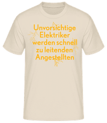 Elektriker Wird Leitender Angestellter · Männer Basic T-Shirt