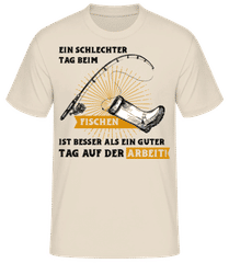 Ein Schlechter Tag Beim Fischen · Männer Basic T-Shirt