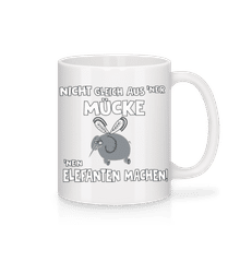 Eine Mücke Aus Einem · Tasse