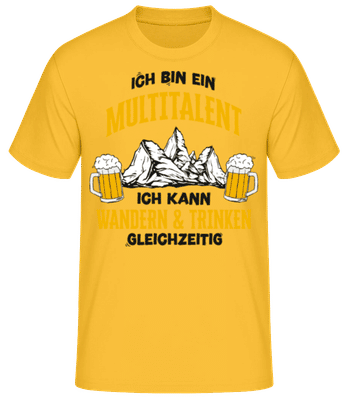 Multitalent Wandern Und Trinken - Männer Basic T-Shirt - Goldgelb - Vorne