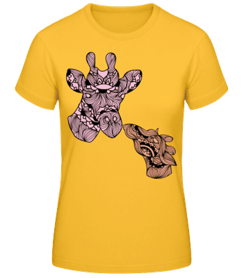 Giraffe Mother With Child - Camiseta básica de mujer - Amarillo dorado - delante