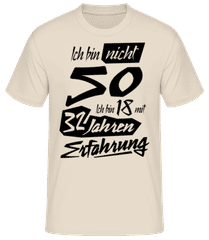 18 Mit 32 Jahren Erfahrung · Männer Basic T-Shirt