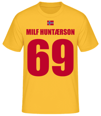 Norwegen Fußball Trikot Milf Huntærson - Männer Basic T-Shirt - Goldgelb - Vorne