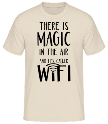 Magic In The Air - Männer Basic T-Shirt - Creme - Vorne
