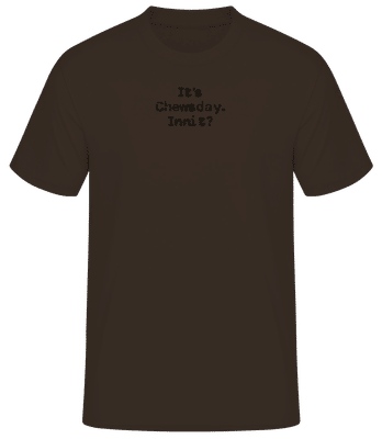 Chewsday Innit British Tuesday Slang - Männer Basic T-Shirt - Braun - Vorne
