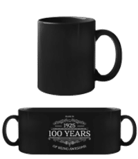 Made In 1925 - Černý hrnek - Černá - Napřed