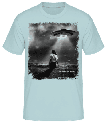 My 'Uber' Just Arrived - Männer Basic T-Shirt - Mintgrün - Vorne