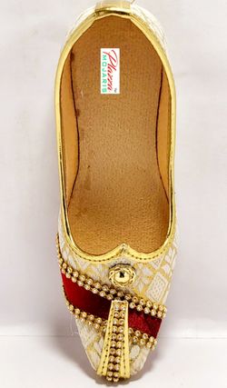 PLAZA FOOT WEAR  239