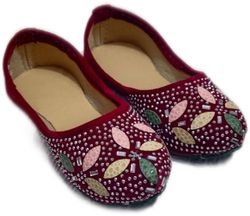 Hoor Mojari & Handicrafts 425