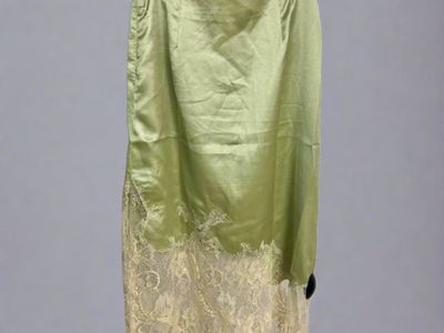Sweetheart Lace Midi Skirt Sage - Small / Sage