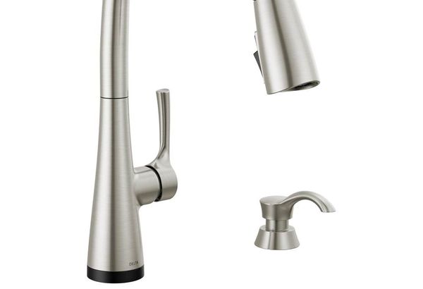 Delta Faucet AUBURN™ Single Handle Pull-Down Kitchen…