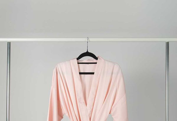 Mila Satin Lace Bridal Party Robe – Blush