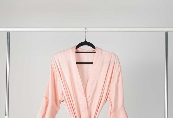 Aleysha Satin Ruffle Bridal Party Robe – Blush