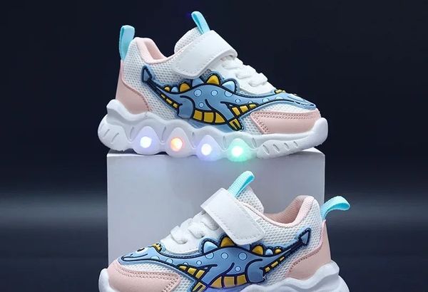 Chaussure dinosaure lumineuse