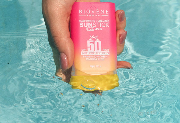 INVISIBLE AGE-PROTECTION SPF50 Priming Sunscreen Stick -…