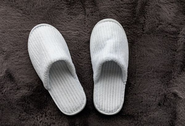 Par de pantuflas desechables para hombre (talla única…