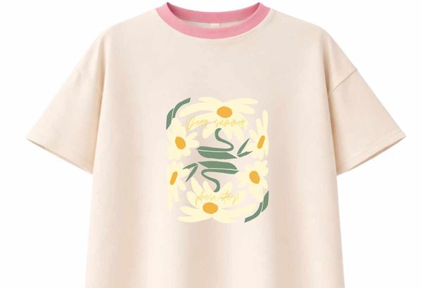 Beżowy dziewczęcy t-shirt z kwiatowym nadrukiem