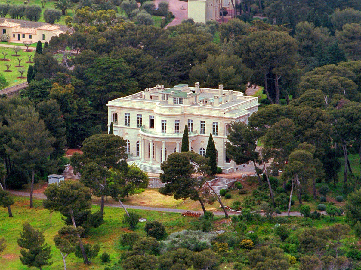 Kensington Palace Gardens owned by Roman Abramovich