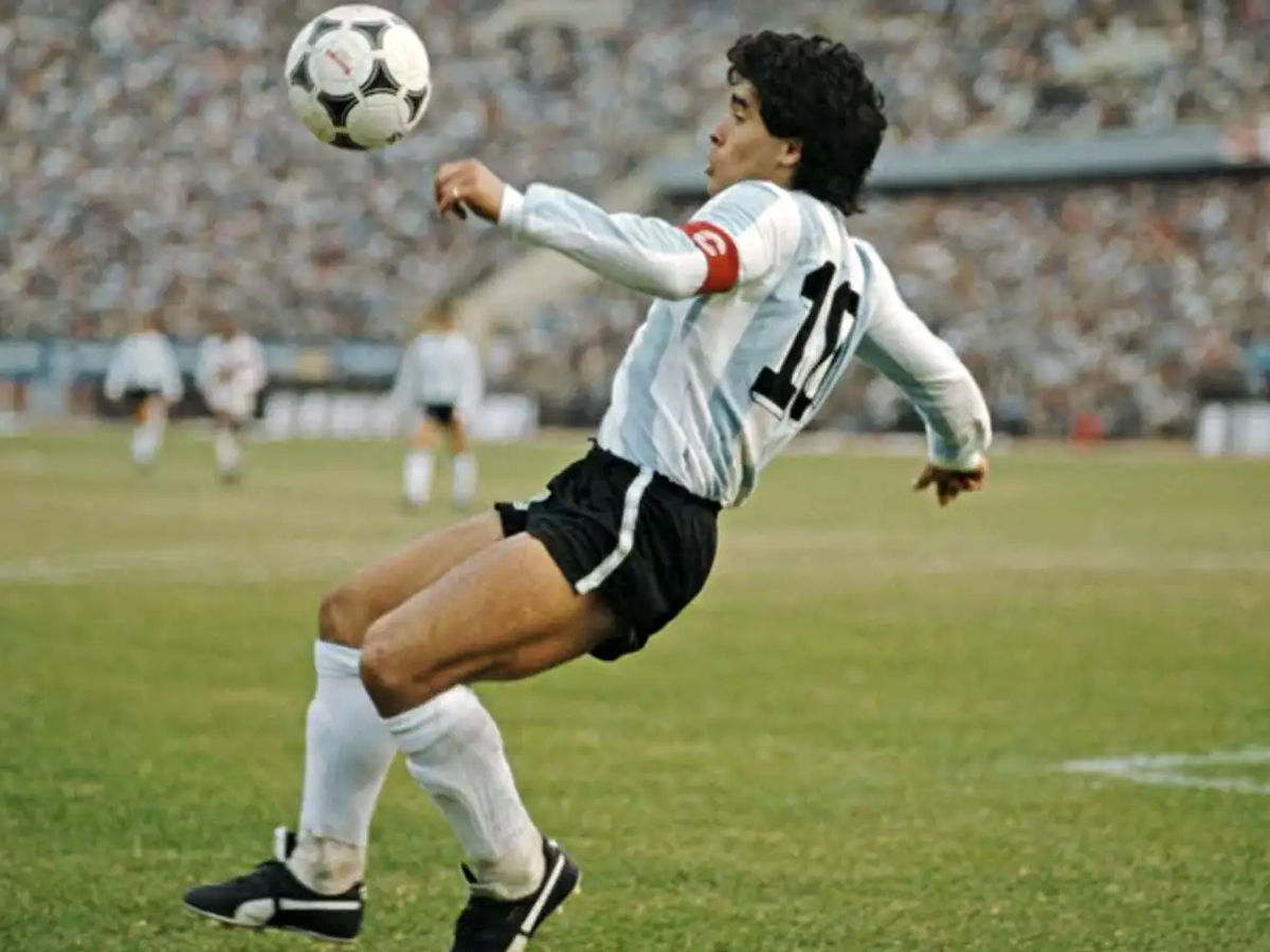 Diego Maradona Bicycle kick