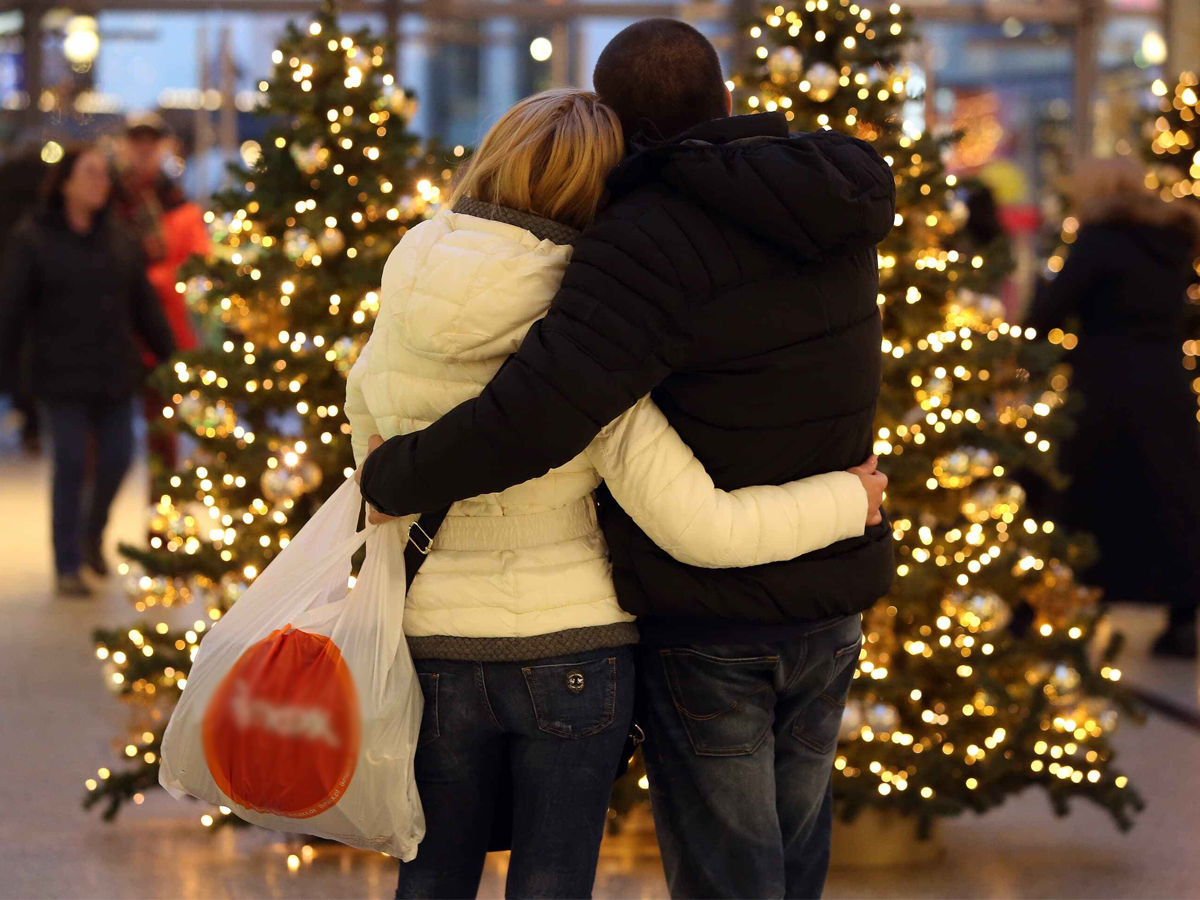 Christmas Shopping might happen online