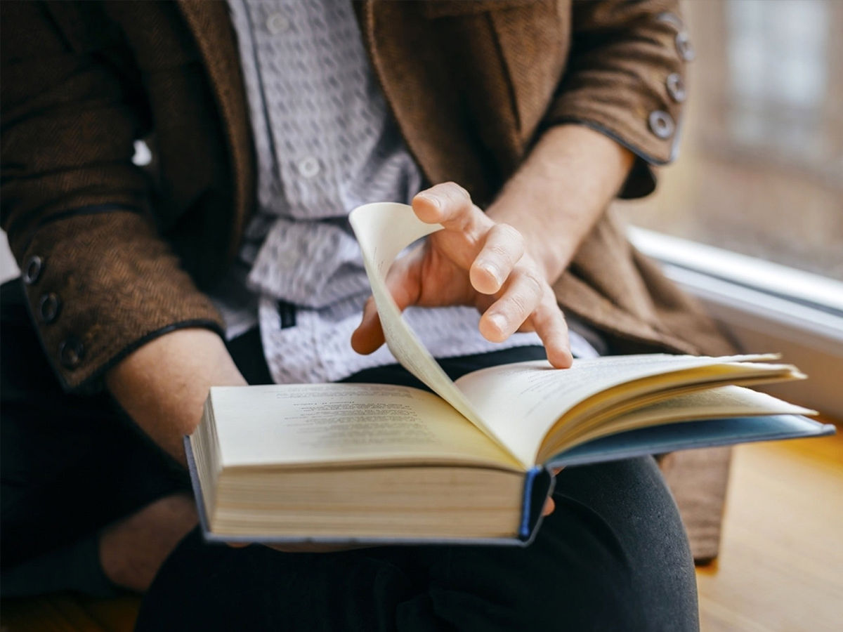 Reduce your screen time by reading books 