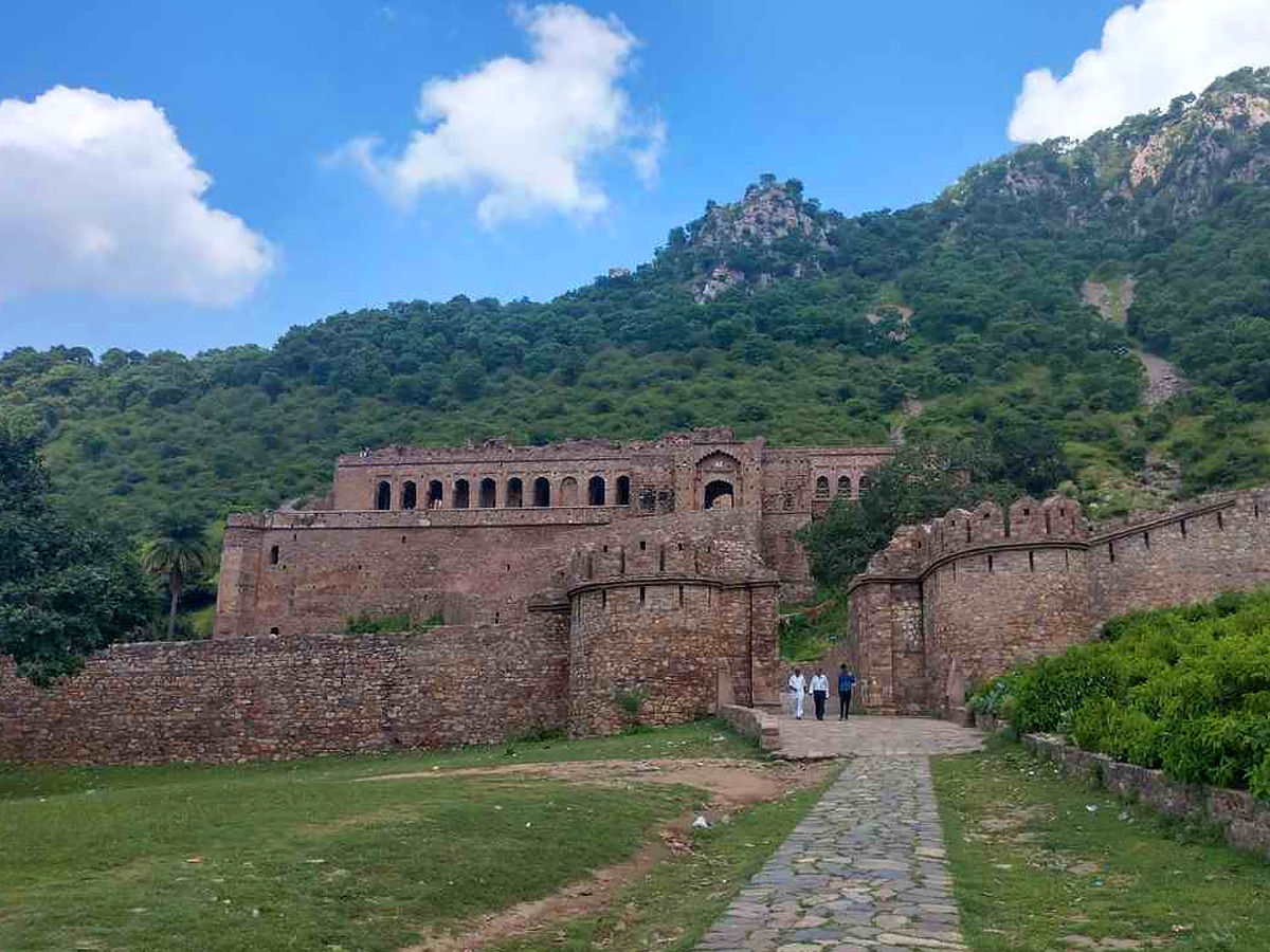 beauty of bhangarh fort