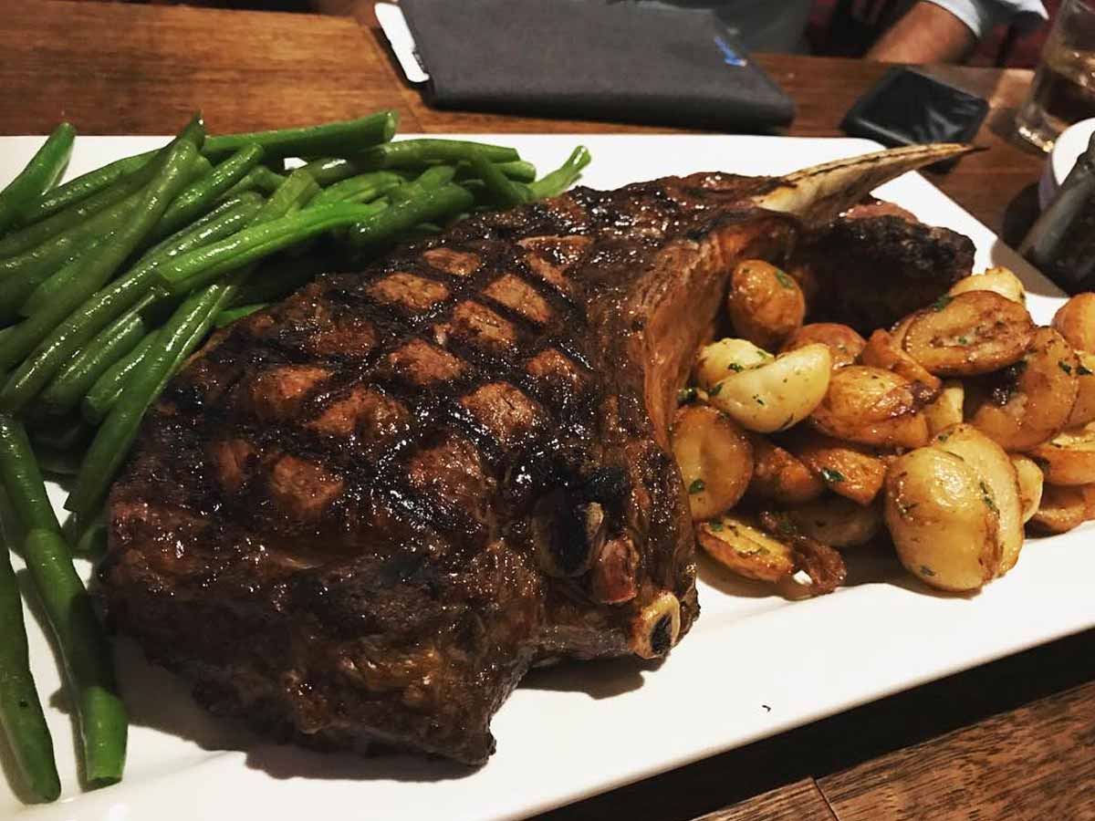 1.8kg of tomahawk steak from Oaks Hotel, eating challenges in Australia