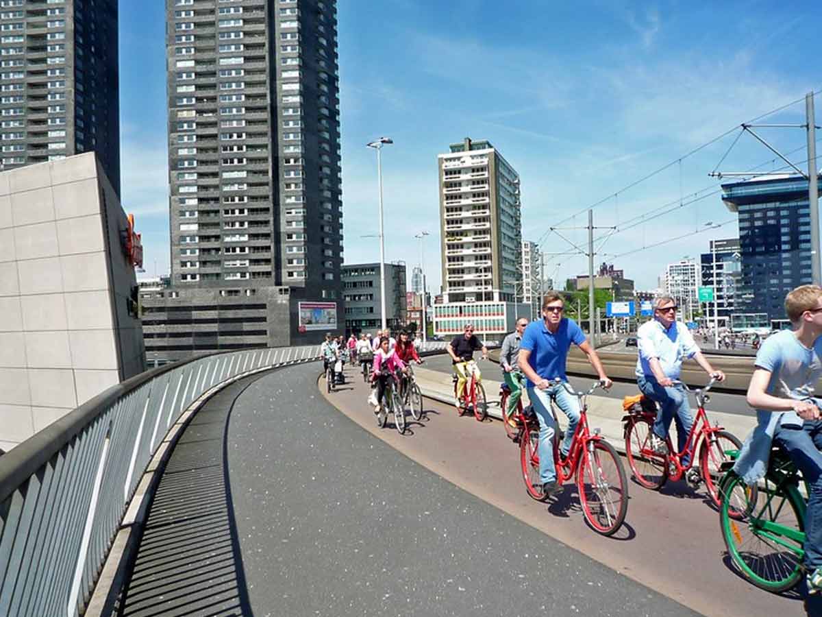 15-minute city view and travel