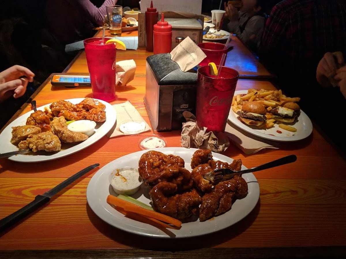 Binga’s Winga’s Yarmouth, food challenge in usa 