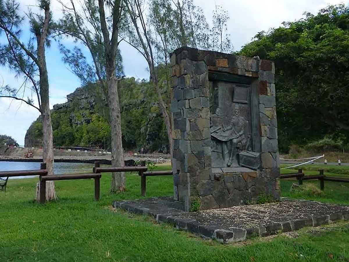 Matthew Flinders Monument