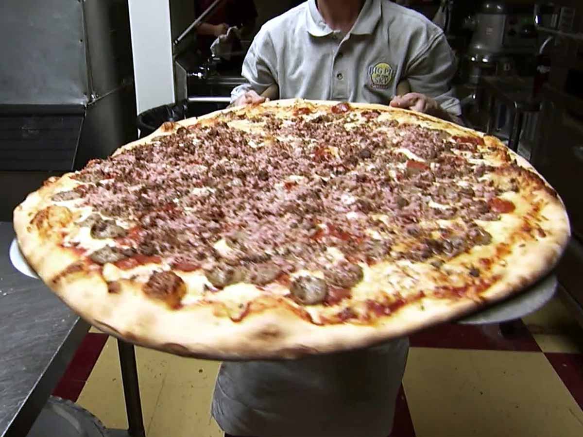 The-Obstacle-for-the-Carnivore,-Pizza