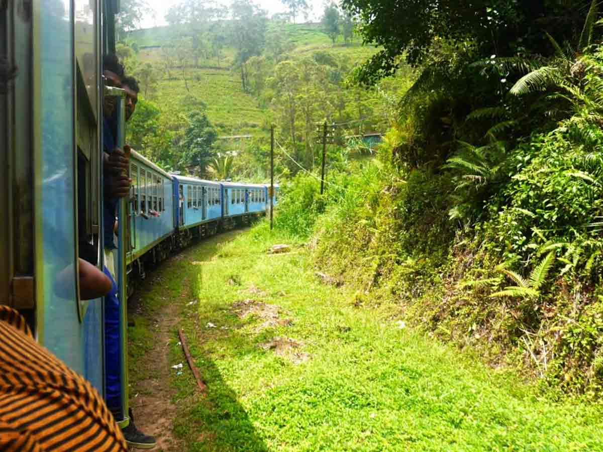 trains, sri lanka 