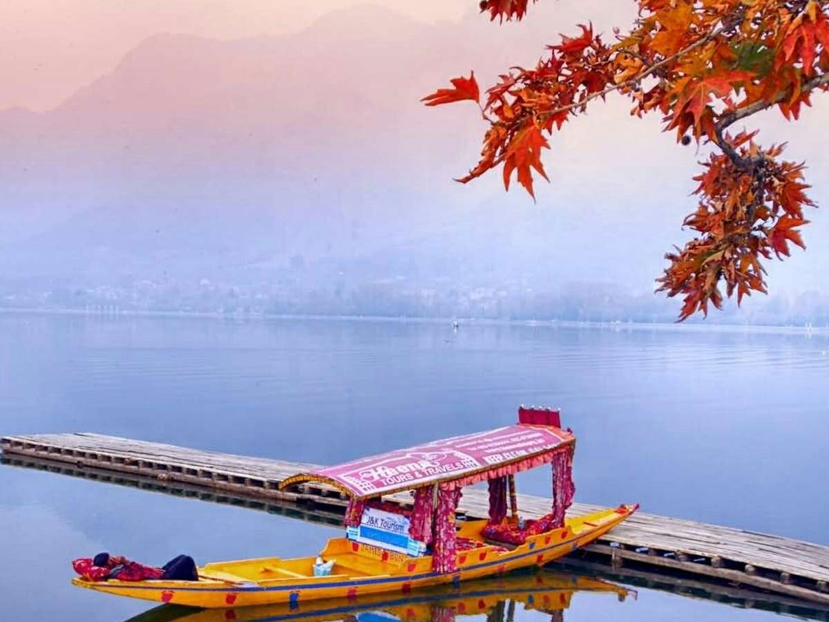 Dal lake in Autumn