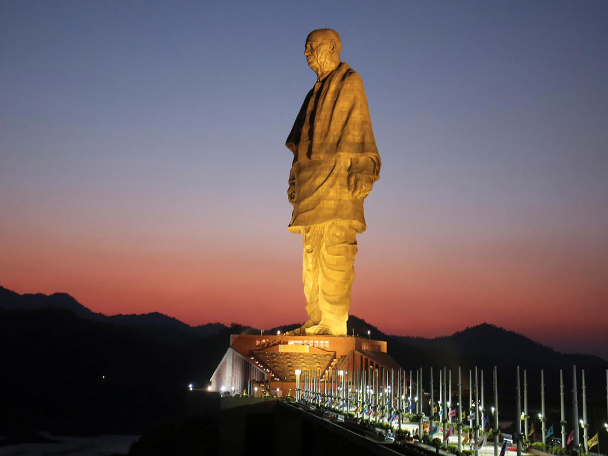 light show of statue of unity