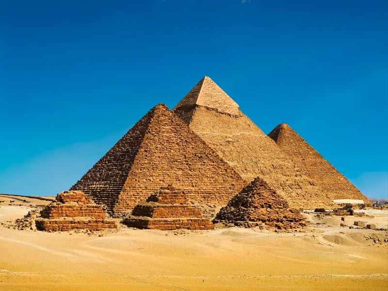 architecture of pyramids 