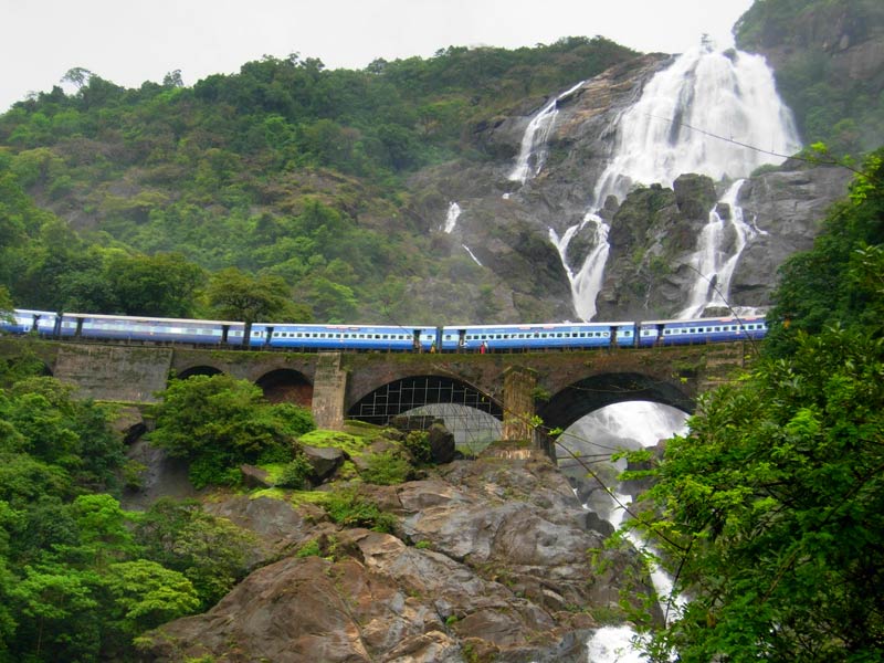 dudhsagar waterfalls