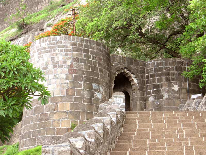 shivneri fort