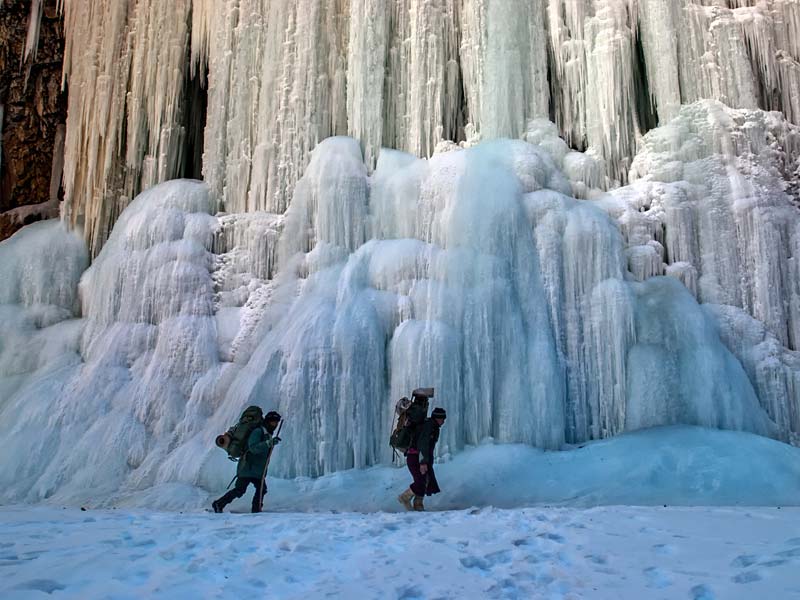 snow in chadar trek