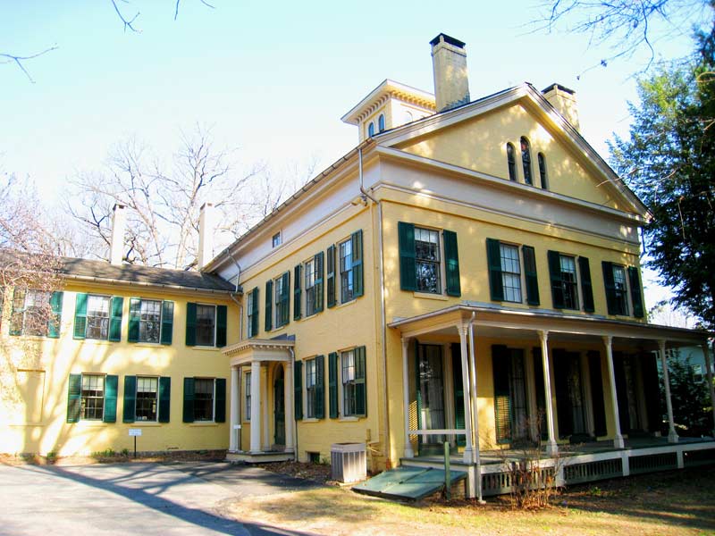 emily dickinson house