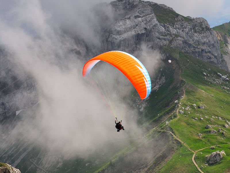 Bir Billing paragliding