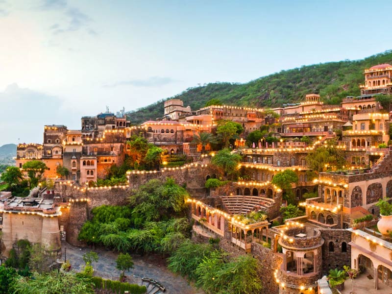 Neemrana fort