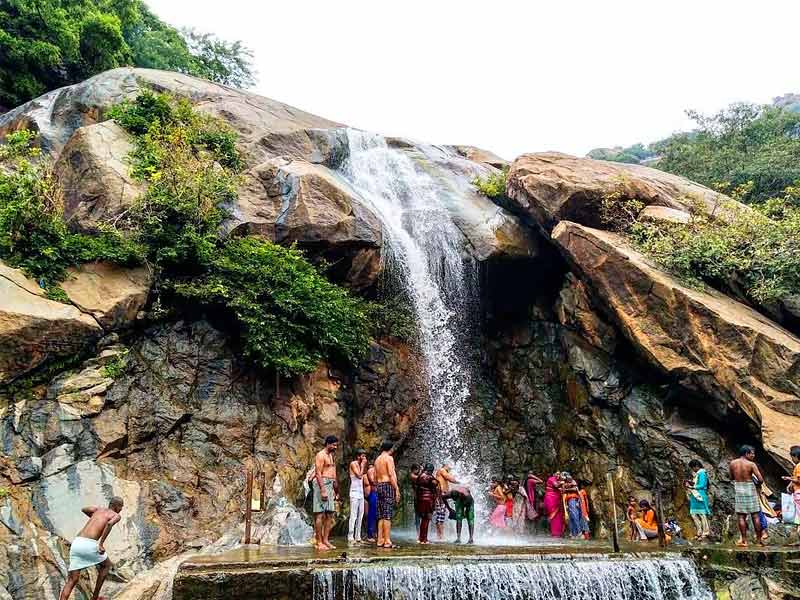 jalagmparai waterfalls