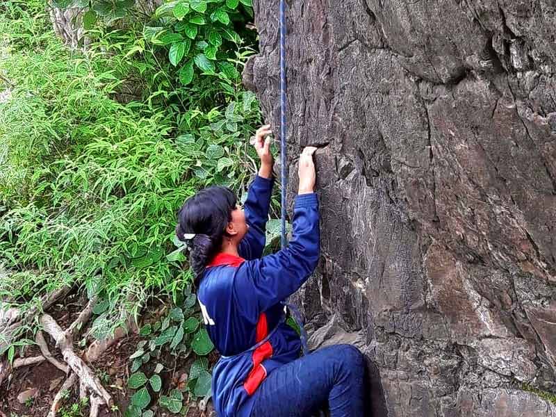 trekking in patalkot