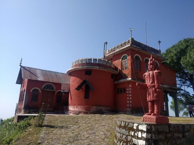 jaitak fort, nahan