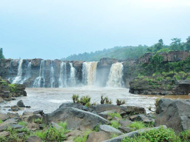 patalpani waterfalls