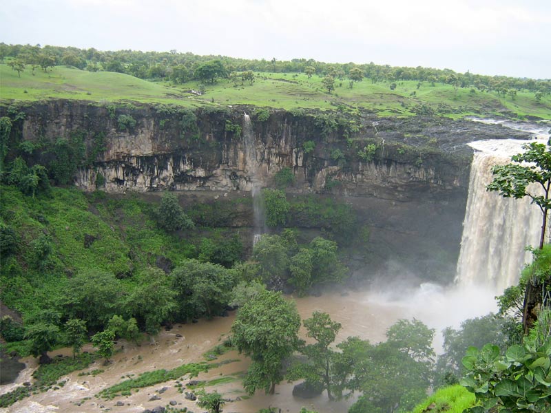 tincha waterfalls, patalpani waterfalls