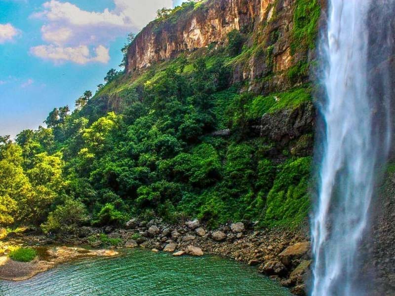 mohadi waterfalls, mohadi waterfalls travel, mohadi waterfalls images, mohadi waterfall travel blog, gidiya khoh falls