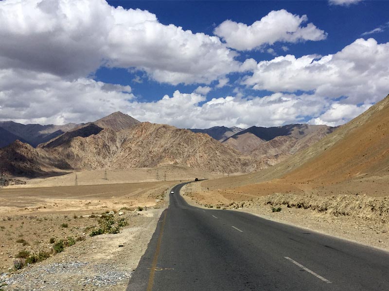 magnetic hill in hindi, magnetic hill in himachal pradesh, magnetic hills, magnetic hills ladakh, magnetic hill in india, magnetic hill leh, magnetic hill ladakh