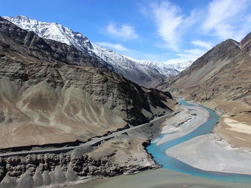 magnetic hill in hindi, magnetic hill in himachal pradesh, magnetic hills, magnetic hills ladakh, magnetic hill in india, magnetic hill leh, magnetic hill ladakh